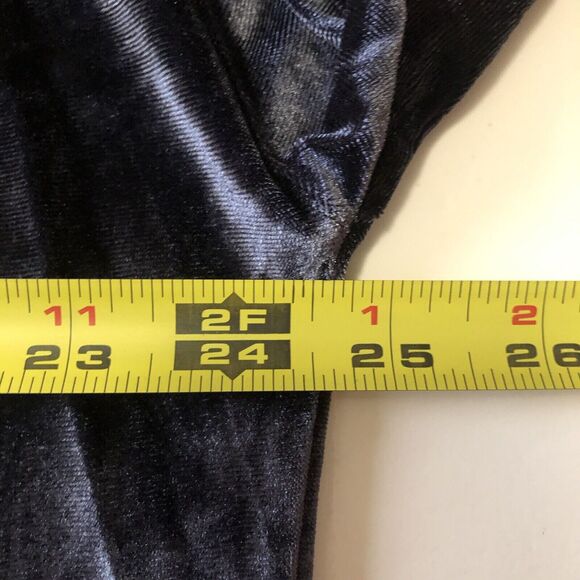 Tahari Women’s Sleepwear Pajama Set ￼Velour Plum Shimmer Size Small - Picture 6 of 16